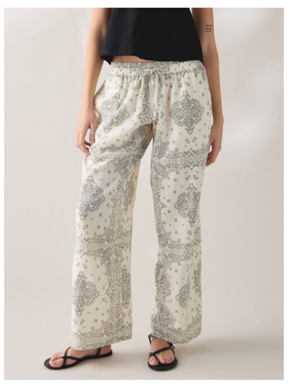🟠NWT KIMCHI BLUE Maura Bandana Print Wide Leg Comfy Pants w/Pockets Black/Ivory